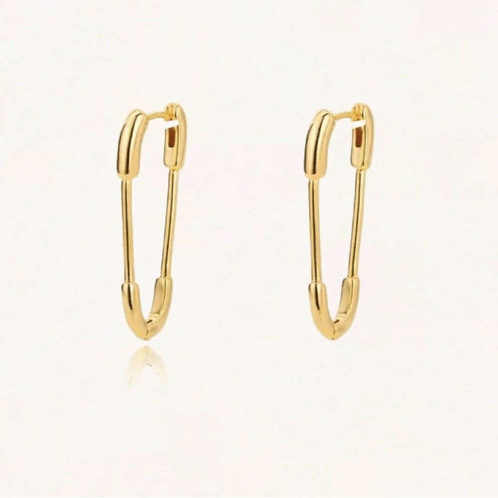 Pipa | Safety pin earrings in gold - 925 sterling silver, hypoallergenic